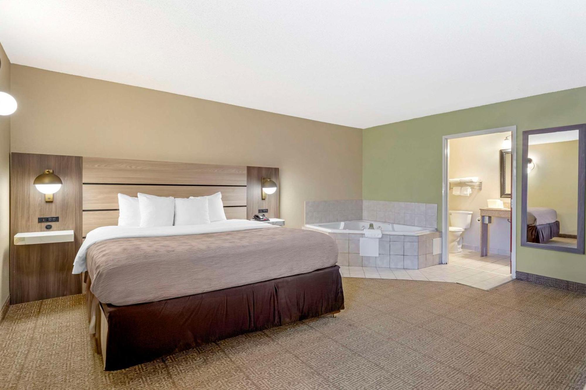 Quality Inn Raleigh Downtown Εξωτερικό φωτογραφία