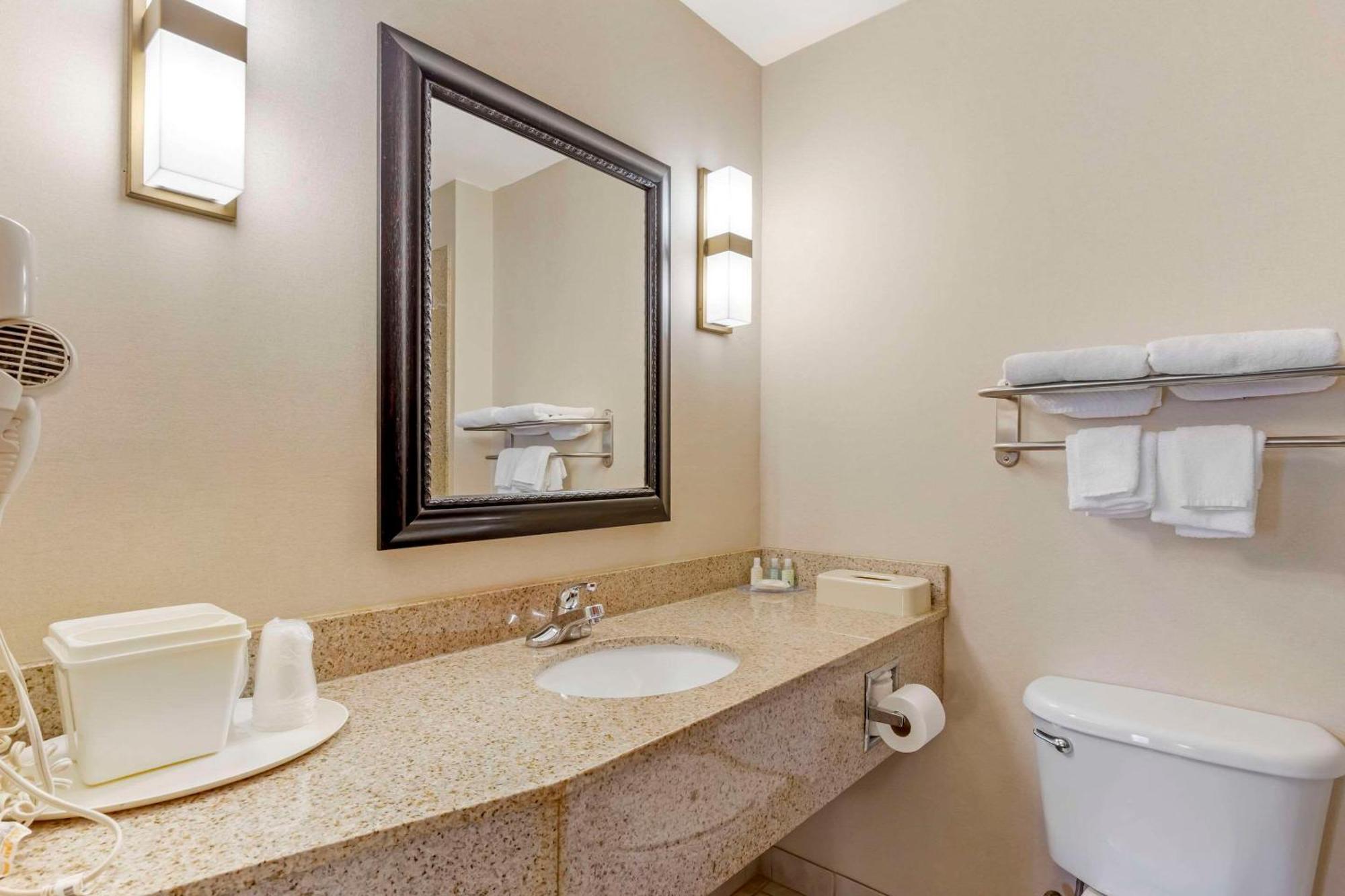 Quality Inn Raleigh Downtown Εξωτερικό φωτογραφία