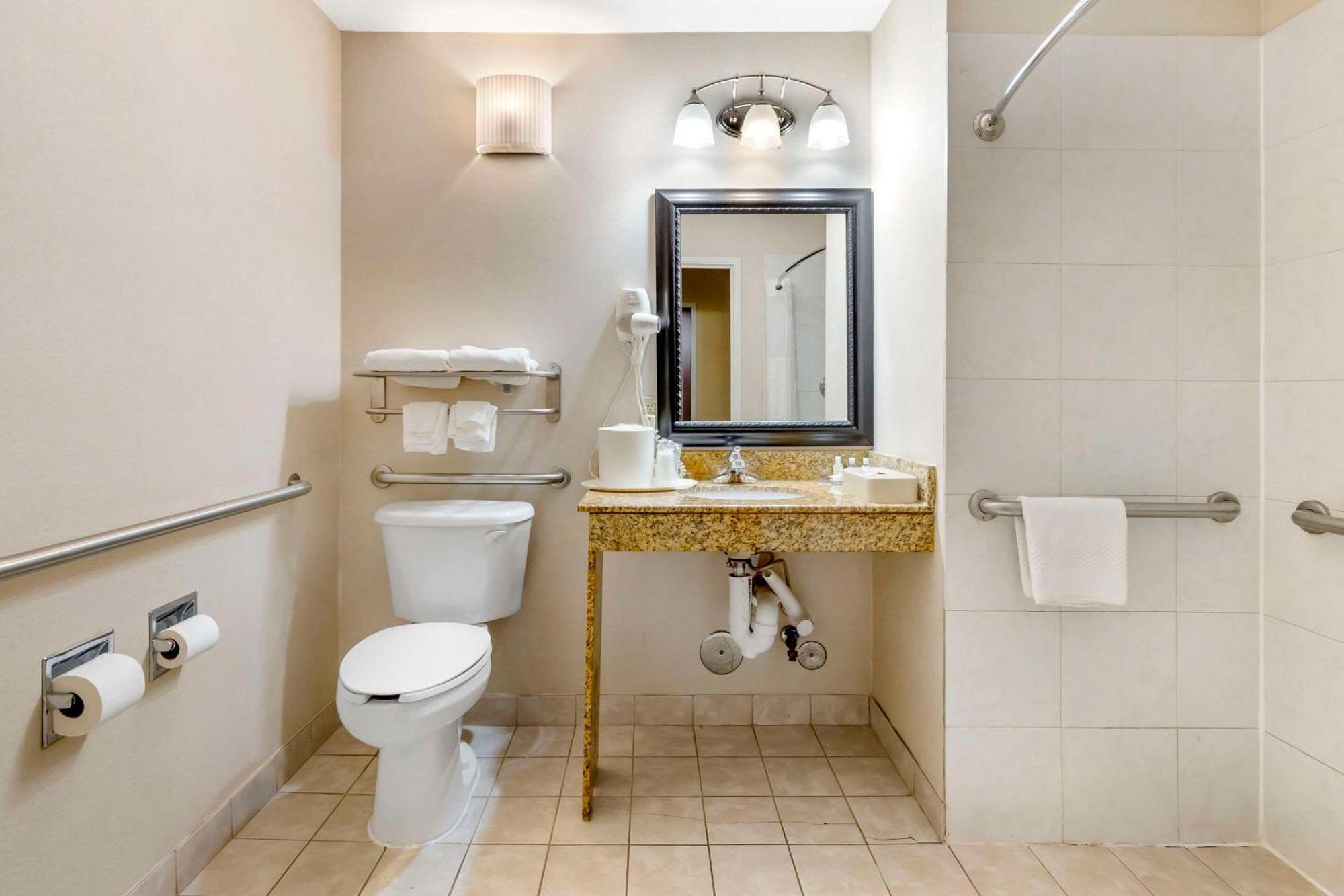 Quality Inn Raleigh Downtown Εξωτερικό φωτογραφία